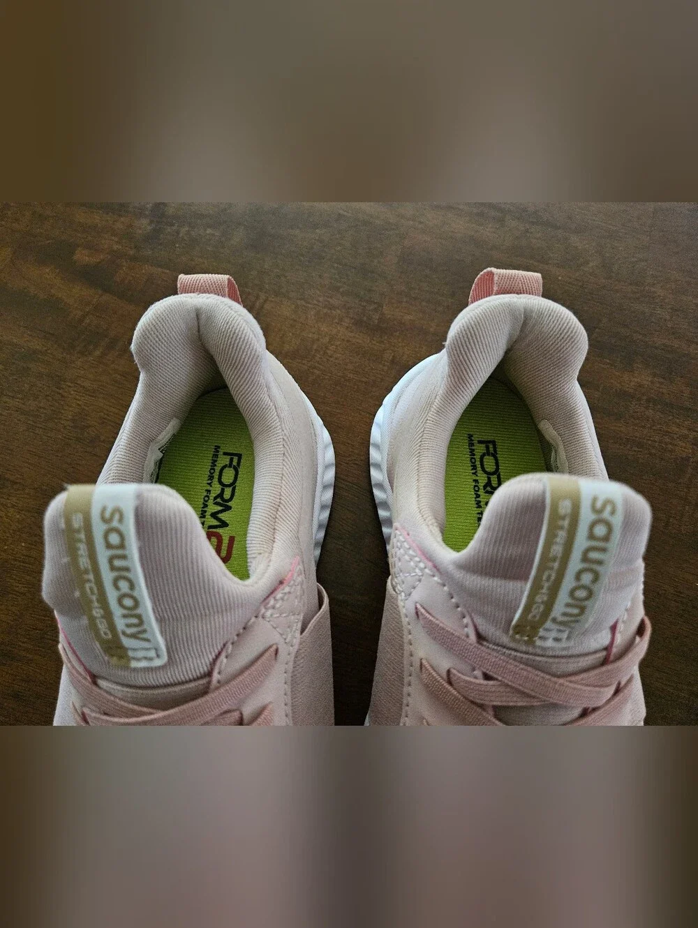 EUC Women's Saucony Stretch & Go Breeze Sneakers